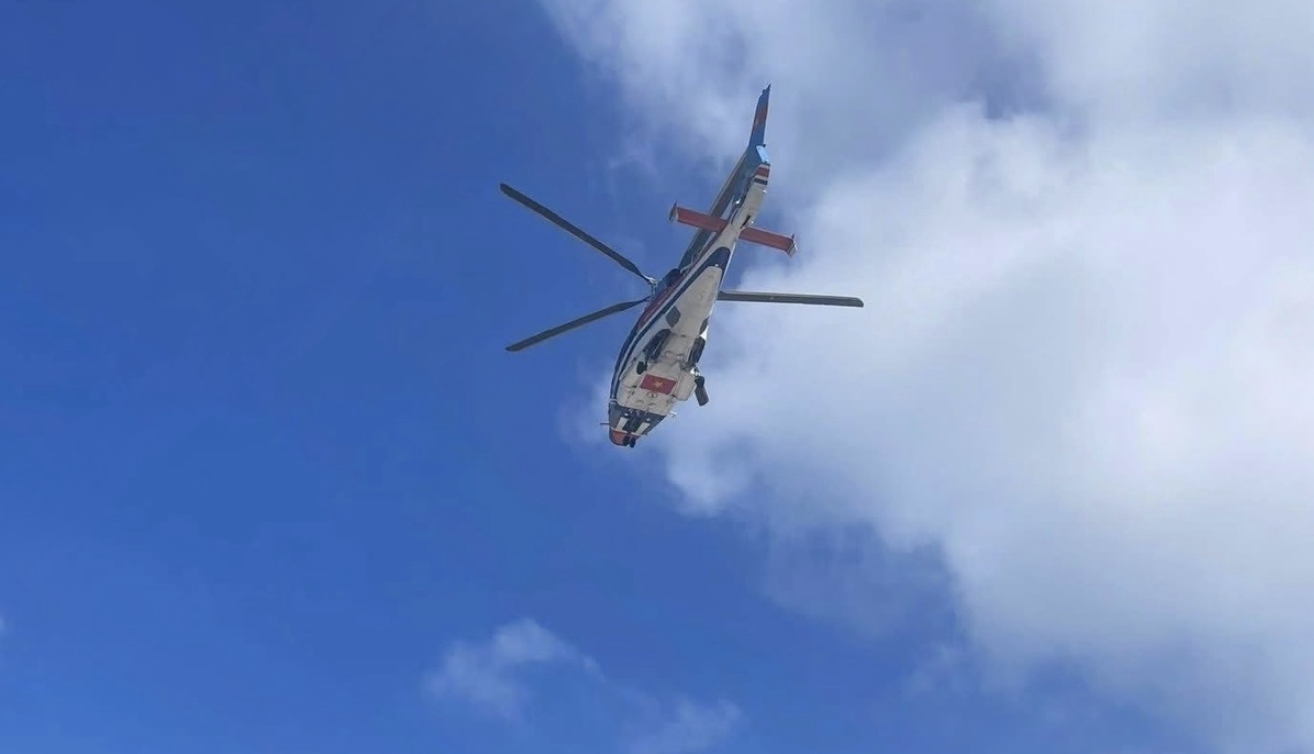 Sóng lớn chia cắt, dân đảo Phú Quý thuê trực thăng hàng trăm triệu đồng cứu người đột quỵ